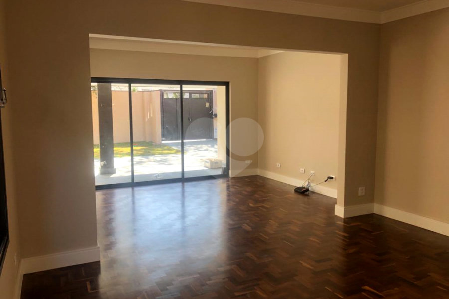 Casa à venda com 4 quartos, sendo 2 suítes,  em Horto Florestal, São Paulo, SP