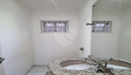 Casa à venda com 3 quartos, sendo 1 suíte, no condomínio Residencial Villagio, São Paulo - SP