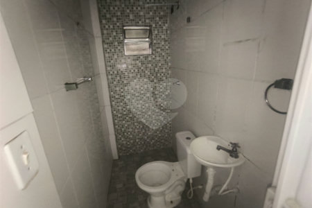 Casa à venda ou para alugar com 5 quartos, sendo 1 suíte,  em Parque Independência, São Paulo, SP