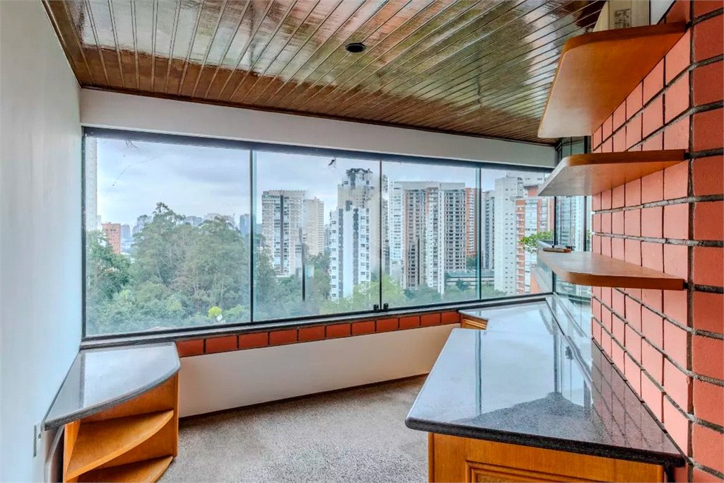 Apartamento à venda com 4 quartos, sendo 2 suítes, em Paraíso do Morumbi, São Paulo, SP