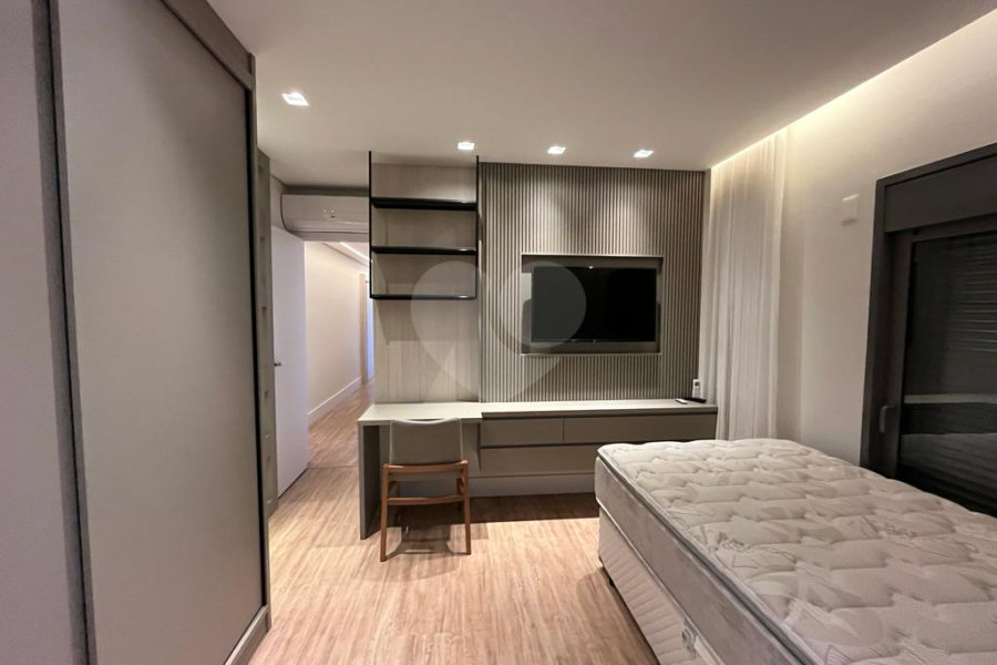 Apartamento à venda com 4 suítes em Santana, São Paulo, SP