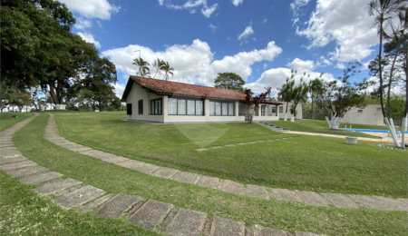 Chácara à venda com 9 quartos, sendo 6 suítes,  em Araçoiaba da Serra, SP