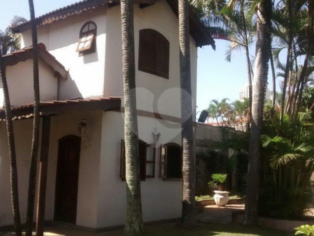 Casa à venda com 4 quartos, sendo 2 suítes,  em Brooklin Velho, São Paulo, SP