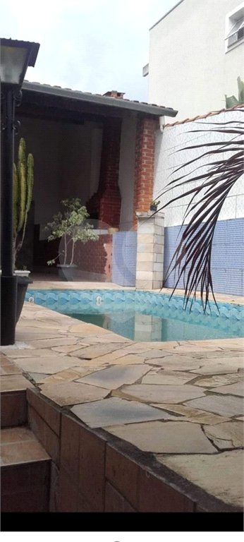 Sobrado à venda com 3 quartos, sendo 1 suíte,  em Parque Morumbi, Mogi das Cruzes, SP