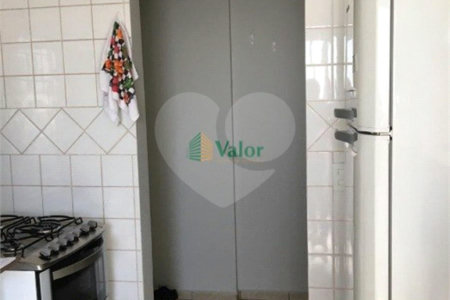 Apartamento no Edifício Villagio Di Napoli .