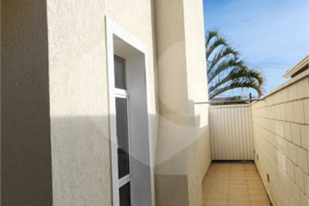 Casa à venda com 3 suítes no condomínio Recanto dos Paturis, Vinhedo - SP