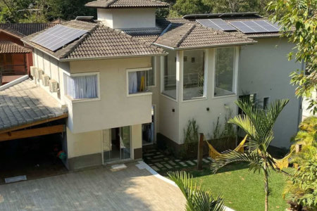 Casa à venda com 4 quartos, sendo 3 suítes,  no condomínio Vilarejo, Carapicuíba - SP