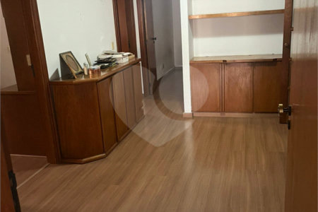 Apartamento à venda com 4 suítes em Vila Uberabinha, São Paulo, SP
