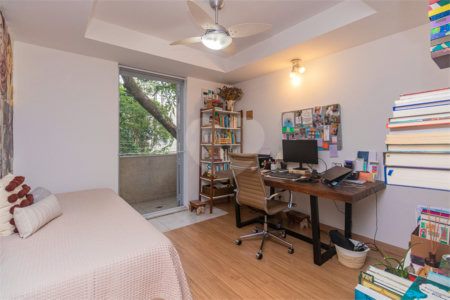 Casa à venda com 4 suítes no condomínio Vila Inglesa, São Paulo - SP