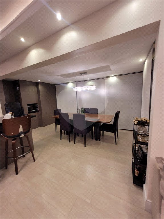 Apartamento à venda com 3 quartos, sendo 1 suíte,  em Vila Suissa, Mogi das Cruzes, SP