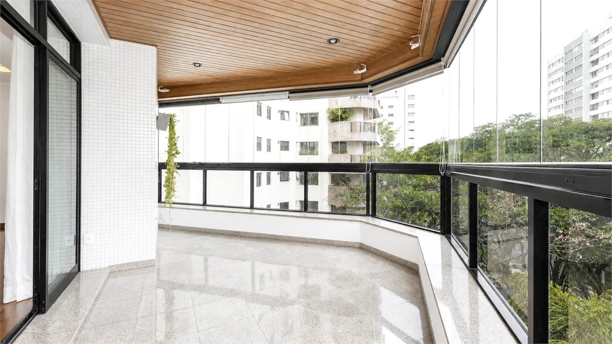 Apartamento à venda com 4 quartos, sendo 2 suítes, em Brooklin Paulista, São Paulo, SP