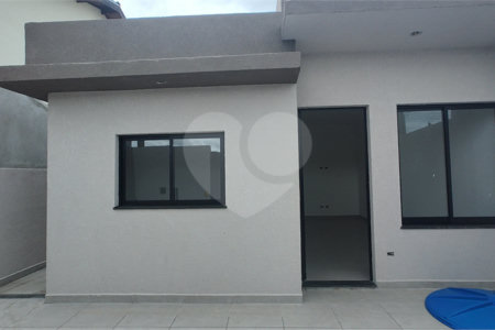 Casa Térrea à venda com 3 quartos, sendo 1 suíte,  em Nova Cerejeira, Atibaia, SP