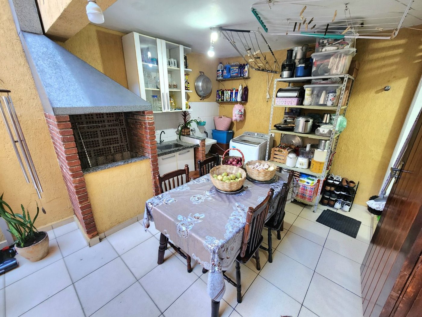 Casa próximo da praia com 3 dormitórios à venda, 128 m² por R$ 1.300.000 - Pompéia - Santos/SP
