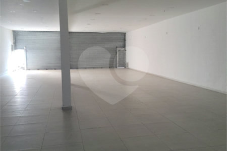 Salão para alugar em Vila Romanópolis, Ferraz de Vasconcelos, SP