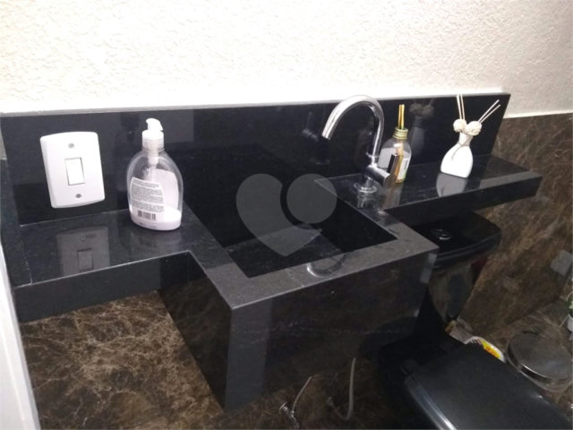 Casa à venda com 3 quartos, sendo 1 suíte,  no condomínio Casa de Rua, São Paulo - SP