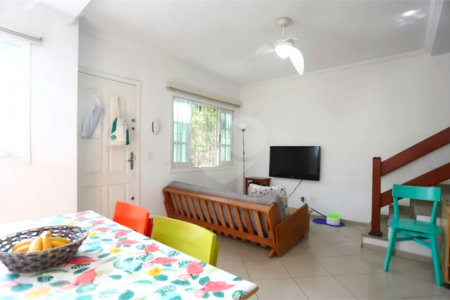 Casa à venda com 3 quartos, sendo 1 suíte,  no condomínio Residencial Villagio, São Paulo - SP