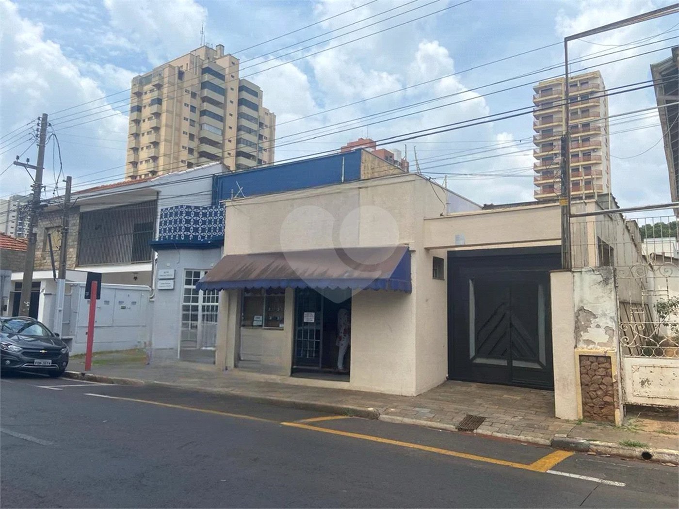 Casa à venda com 3 quartos, sendo 1 suíte, no Centro, Araraquara, SP