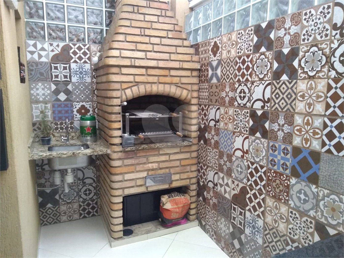 Casa à venda com 3 quartos, sendo 1 suíte, no condomínio Residencial Água Fria, São Paulo - SP