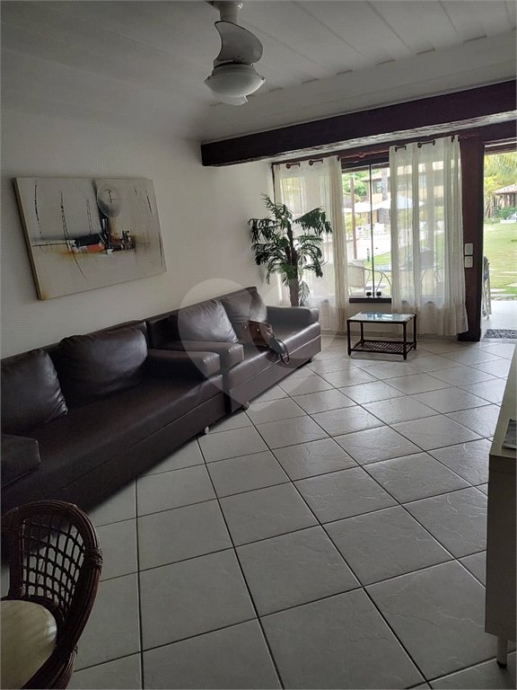 Casa em condomínio à venda com 2 quartos, sendo 1 suíte,  em Manguinhos, Armação dos Búzios, RJ