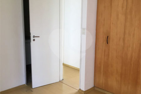 Apartamento à venda com 3 quartos, sendo 1 suíte, em Jardim Parque Morumbi, São Paulo, SP