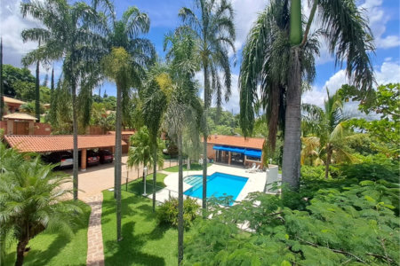 Casa à venda com 3 quartos, sendo 1 suíte, no condomínio Residencial Vale das Laranjeiras, Indaiatuba - SP