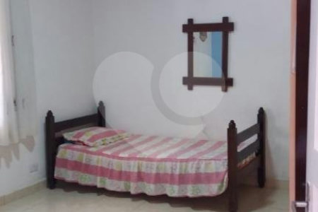Casa à venda com 4 quartos, sendo 1 suíte,  em Jardim Helga, São Paulo, SP
