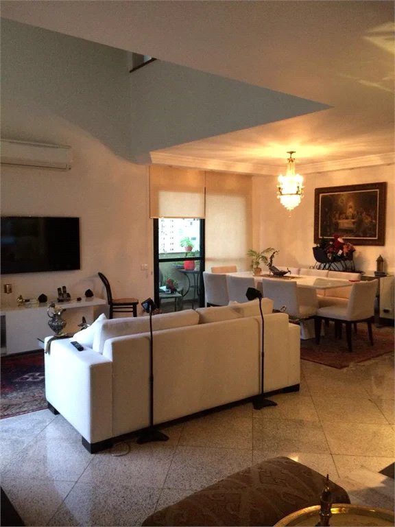 Apartamento à venda com 3 suítes em Vila Suzana, São Paulo, SP