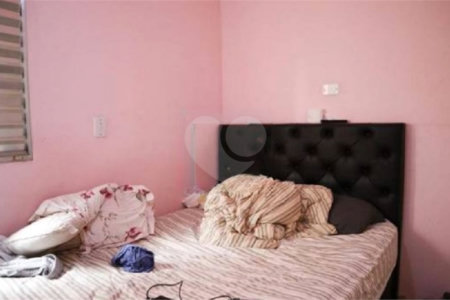 Casa à venda com 3 quartos, sendo 1 suíte,  em Vila Nova Carolina, São Paulo, SP