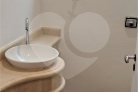 Casa de Vila à venda com 3 quartos, sendo 2 suítes, em Santo Amaro, São Paulo, SP