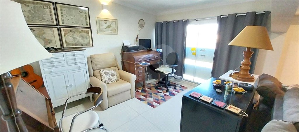 Cobertura à venda com 4 quartos, sendo 2 suítes,  em Vila Embaré, Valinhos, SP