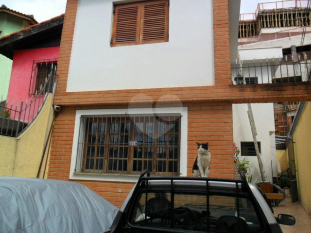 Sobrado à venda com 3 quartos, sendo 1 suíte,  em Vila Romero, São Paulo, SP