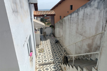 Casa à venda com 2 quartos, sendo 1 suíte, em Reneville, Mairinque, SP