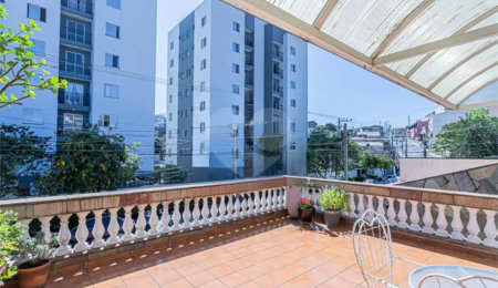 Sobrado à venda com 3 quartos, sendo 1 suíte,  em Vila Carolina, São Paulo, SP