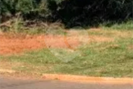 Terreno à venda no Centro, Jardim, MS
