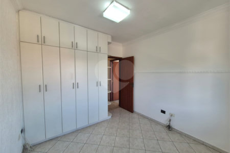 Sobrado à venda com 3 quartos, sendo 1 suíte,  em Vila Fiat Lux, São Paulo, SP