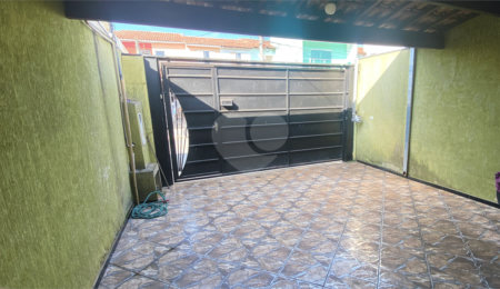 Sobrado à venda com 4 quartos, sendo 1 suíte,  em Conjunto Habitacional Itapetininga F3, Itapetininga, SP