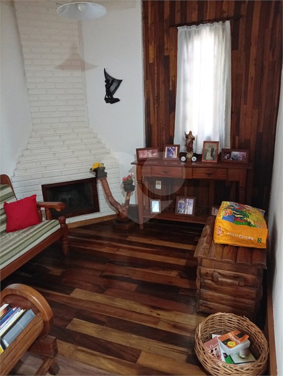 Casa à venda com 2 quartos, sendo 1 suíte,  no condomínio Aruã, Mogi das Cruzes - SP
