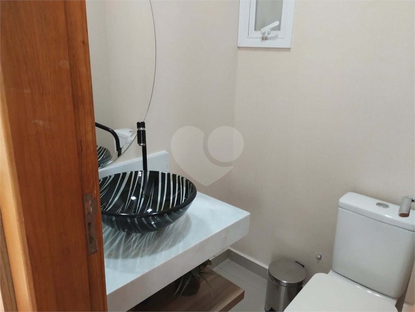 Casa à venda com 4 suítes no condomínio Altos da Serra Vi, São José dos Campos - SP