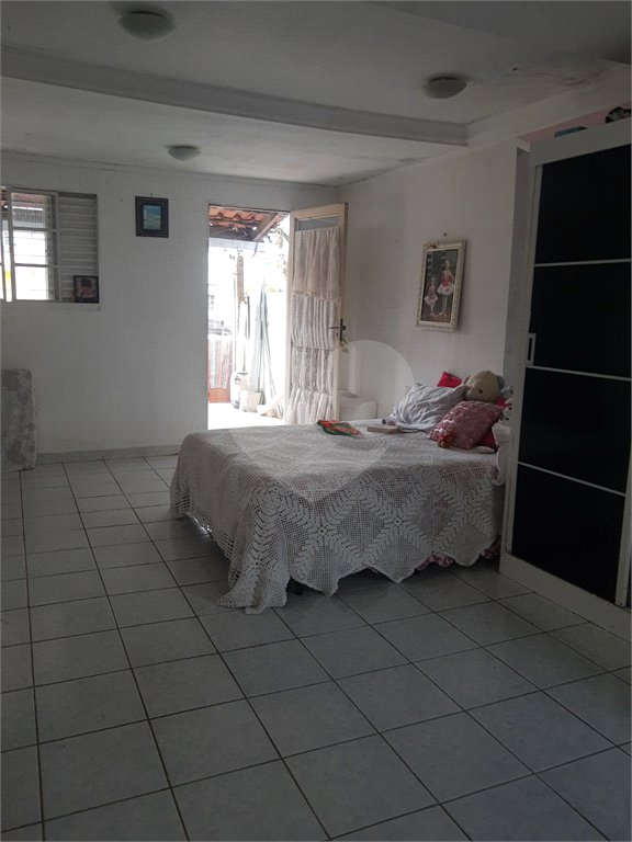 Sobrado à venda com 3 quartos, sendo 2 suítes,  em Jardim Marica, Mogi das Cruzes, SP