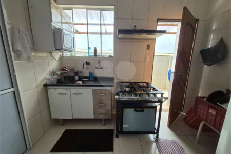 Casa à venda com 4 quartos, sendo 1 suíte, no condomínio Residencial Alto da Lapa II, São Paulo - SP