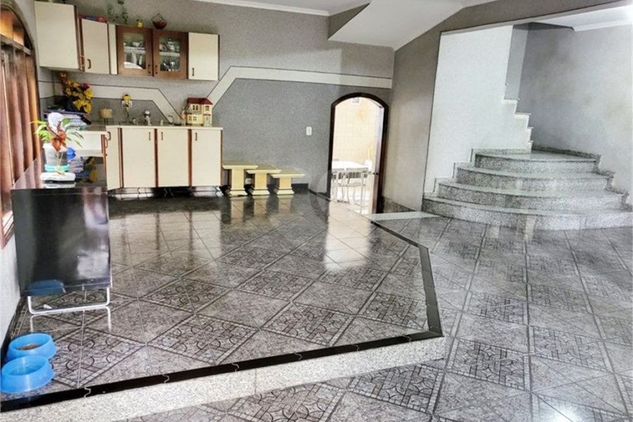 Casa à venda com 4 quartos, sendo 2 suítes, em Vila Maria, São Paulo, SP