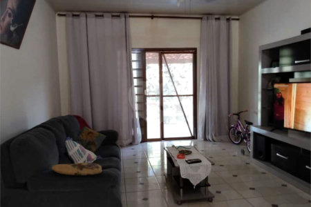 Chácara à venda com 4 quartos em Brigadeiro Tobias, Sorocaba, SP