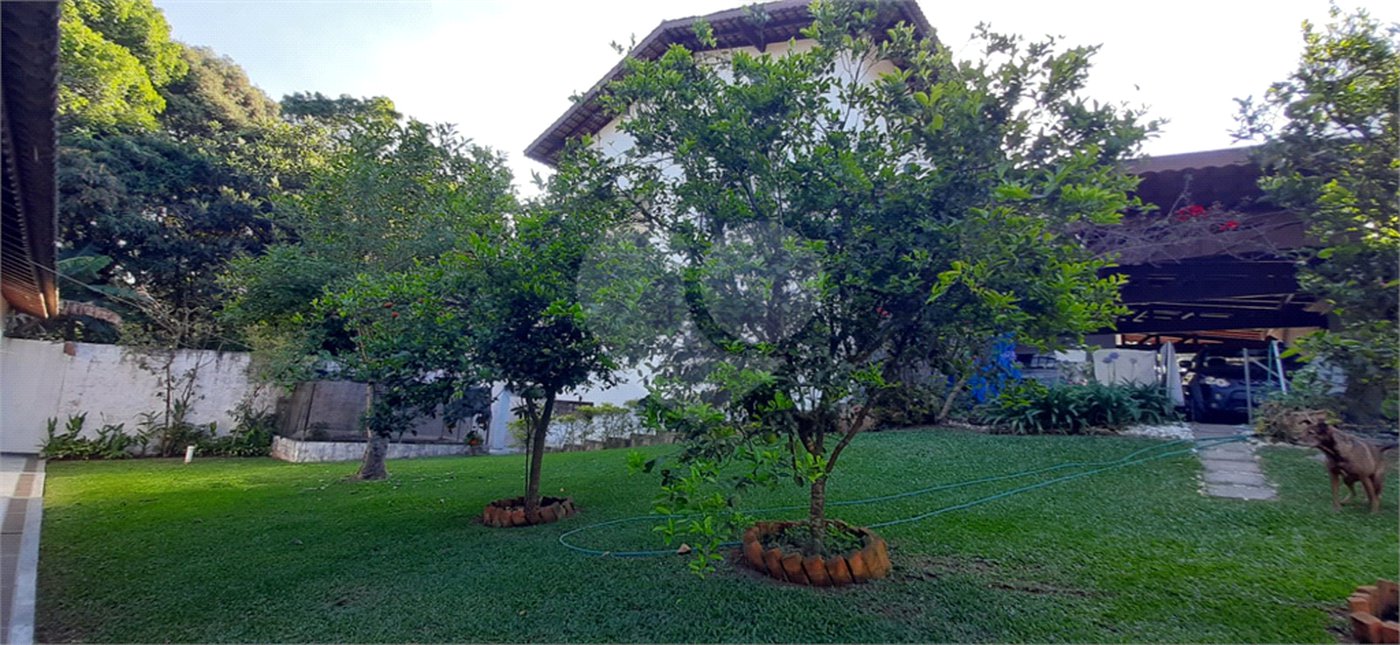 Casa à venda com 3 quartos, sendo 1 suíte, no condomínio Sausalito, Mairiporã - SP