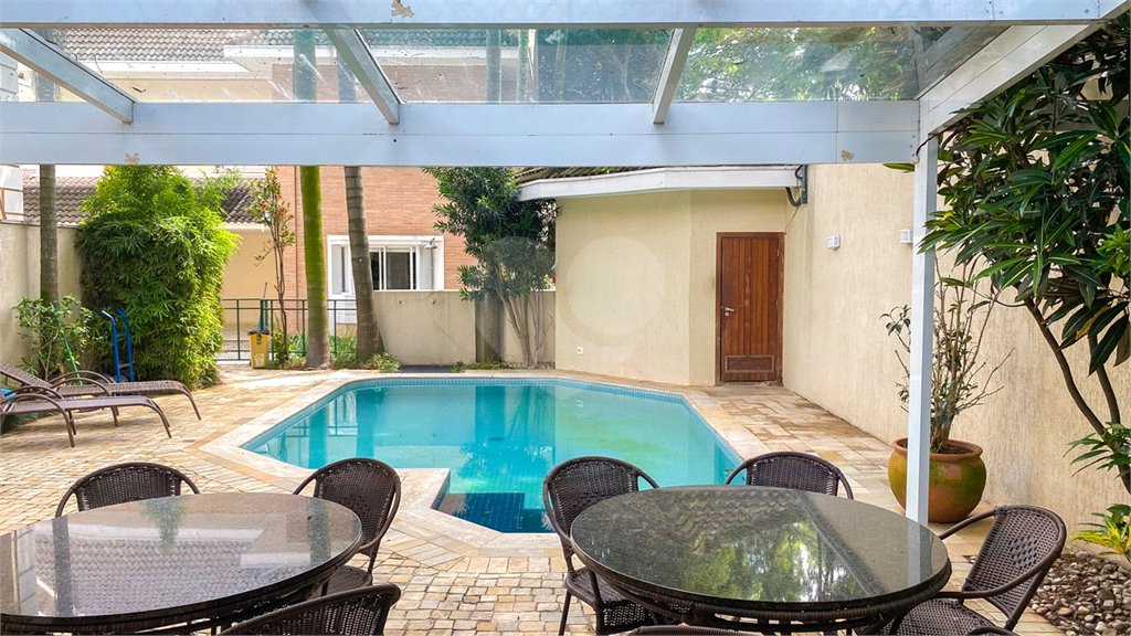 Casa à venda com 4 quartos, sendo 3 suítes, no condomínio Brisa Verde, São Paulo - SP