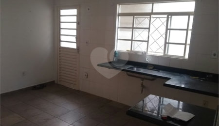 Casa Térrea à venda com 2 quartos no Centro, Bom Jesus dos Perdões, SP