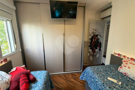 Apartamento à venda com 3 quartos, sendo 1 suíte,  em Vila Regente Feijó, São Paulo, SP