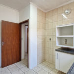 Casa para alugar com 3 quartos, sendo 1 suíte, no condomínio Santa Mônica, Atibaia - SP