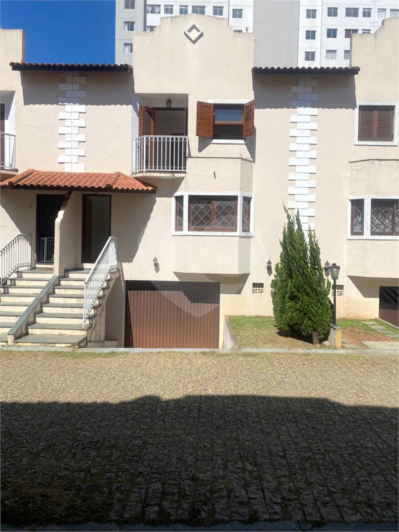 Casa à venda com 3 quartos, sendo 1 suíte, no condomínio Residencial Morada do Horto, São Paulo - SP
