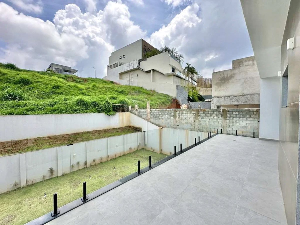 Casa em Cond. Vintage - Zero Km, 3 suítes, piscina, gourmet!