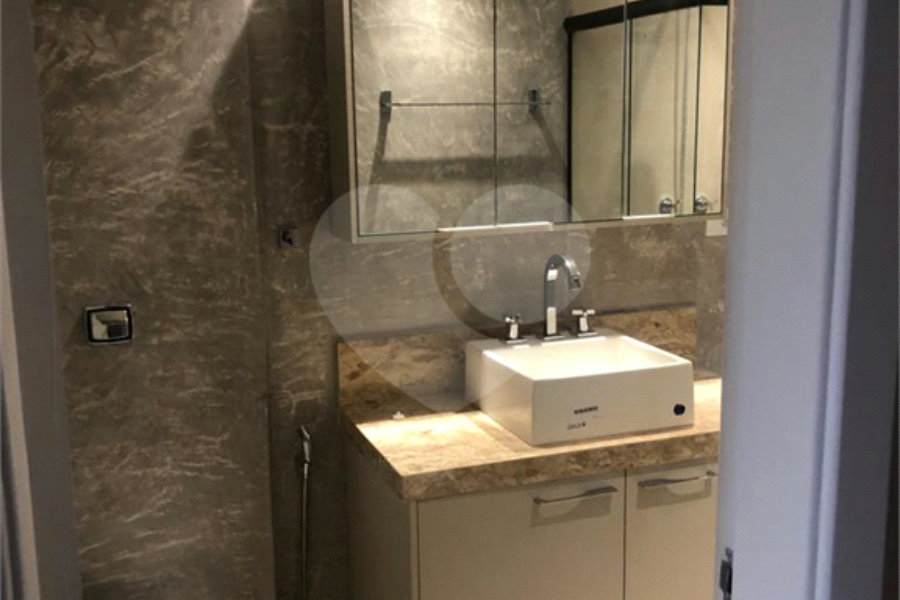 Casa à venda com 4 quartos, sendo 2 suítes,  em Horto Florestal, São Paulo, SP